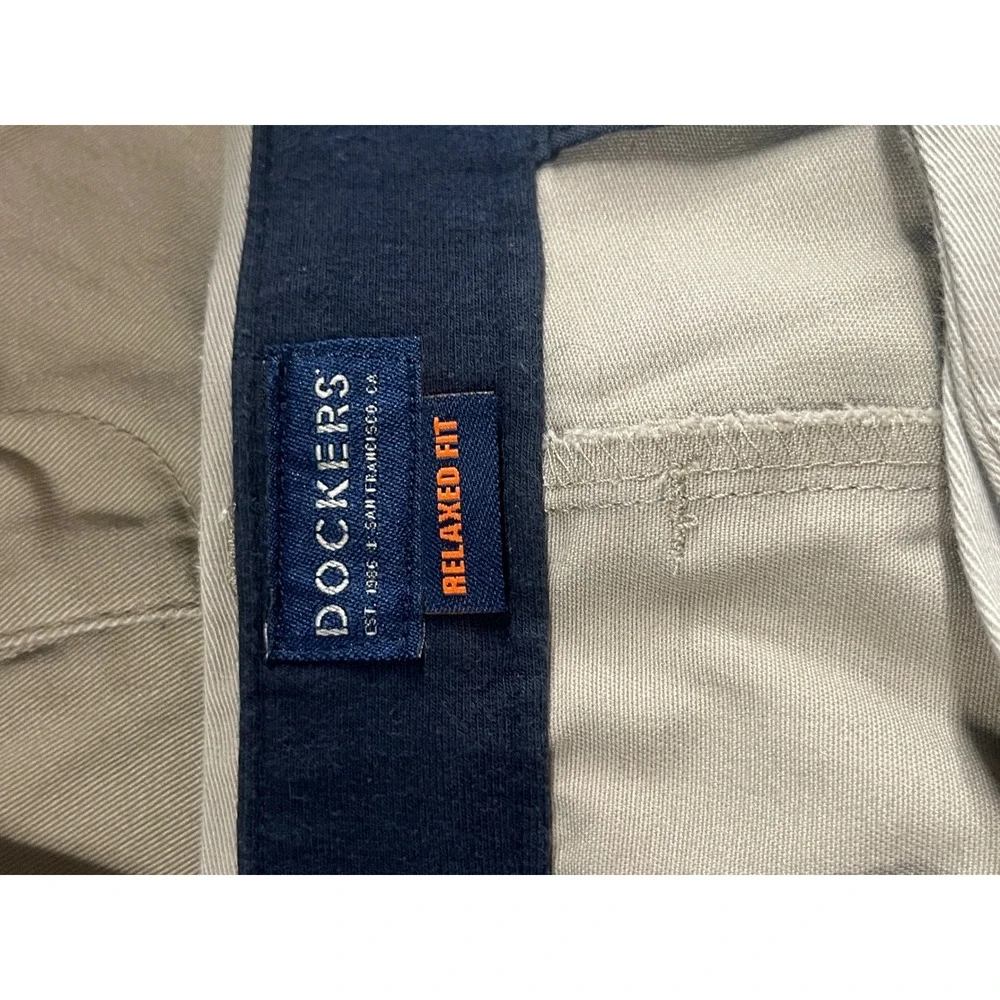 Dockers Relaxed Fit Pleated Chino Pants Mens 38x30 Khaki Tan Cuffed Hem 2783